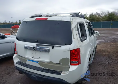 2013 Honda Pilot Touring z USA, uszkodzony, nr VIN 5FNYF3H90DB023520
